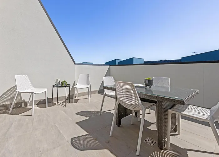 Urban Rest Port Adelaide Apartments